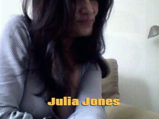 Julia_Jones