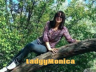 LadyyMonica