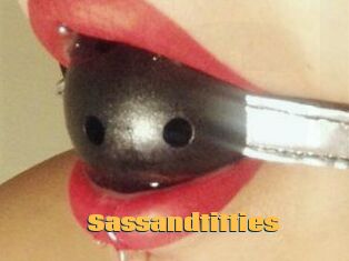 Sassandtitties