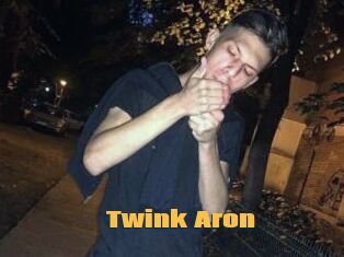 Twink_Aron